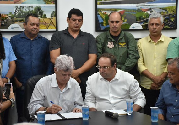 Governador assina ordem de serviço para recuperação do aeroporto de Arapiraca