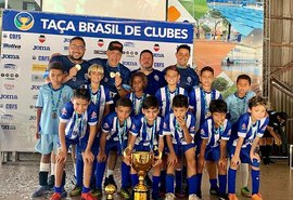 Garotada do CSA conquista Taça Brasil de Futsal