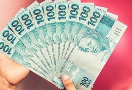Proposta exige que políticos eleitos informem movimentação bancária