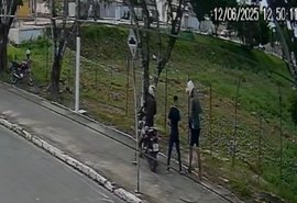 Vídeo: Câmeras de segurança flagram momento em que jovem é assaltado no Graciliano Ramos