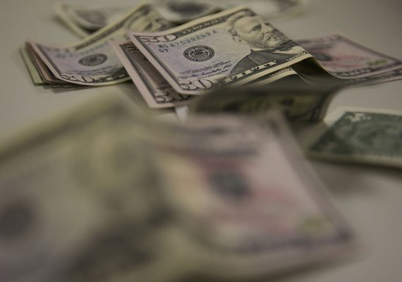 Limite para compras em viagem ao exterior vai subir para US$ 1.000