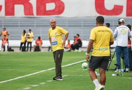 CSE troca comando técnico após derrota no Campeonato Alagoano; Leandro Campos assume equipe