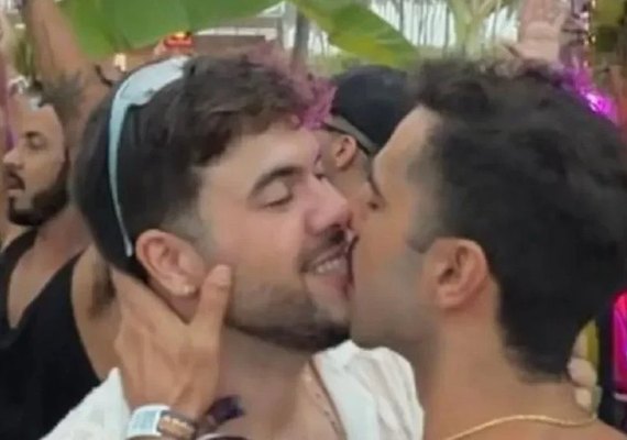 Influenciador alagoano Álvaro Xaro é flagrado aos beijos com ex-BBB