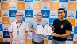 JHC entrega alvará ao Grupo Mateus para gerar 700 empregos em Maceió