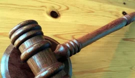 Mulher é condenada por se passar por advogada e aplicar golpe em idosa