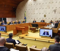Moraes e Mendonça batem boca durante julgamento no STF