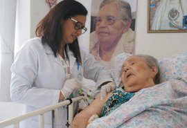 Pacientes do Ipaseal são vacinados contra influenza e pneumonia