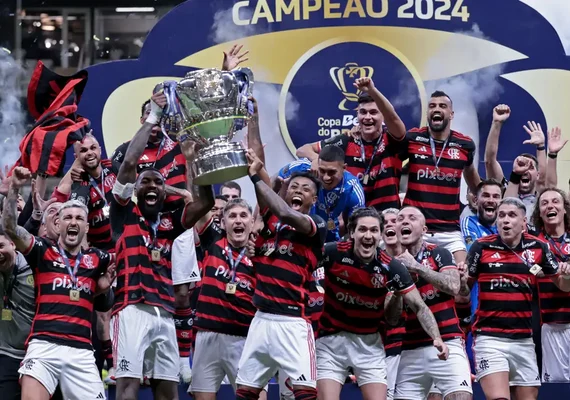 Flamengo vence Atlético-MG e fica com título da Copa do Brasil