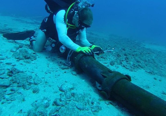 Por que danos a cabos submarinos ameaçam a economia global