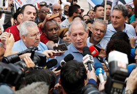 Magoado com Lula, Ciro deve anunciar apoio crítico a Haddad