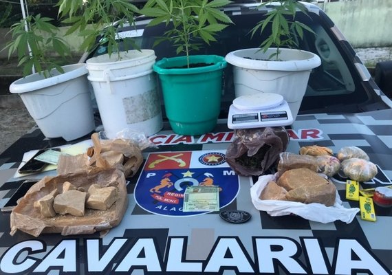 Polícia apreende mais de 5,7 quilos de drogas em Maceió