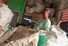 Catadores autônomos de Maceió recebem kits com EPI’s do Governo de Alagoas