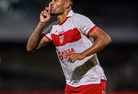Mikael marca em quatro jogos seguidos e lidera artilharia da Série B