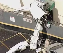 Avião atinge prédio em Belo Horizonte