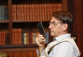 Bolsonaro liga para Renan Filho em busca de aproximação