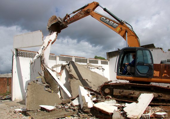 Obras do Hospital Metropolitano seguem para próxima etapa com demolição de 46 imóveis