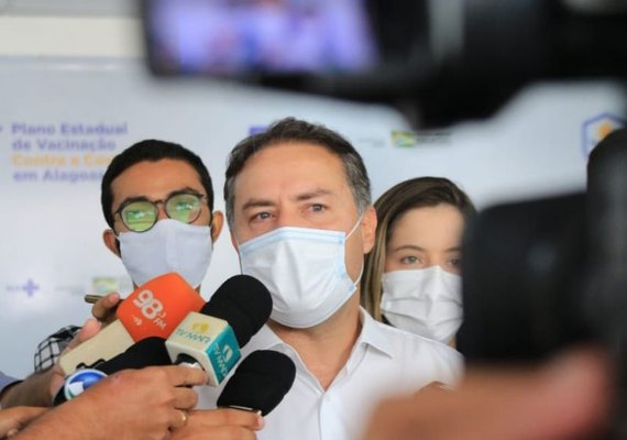 Governador defende vacinação em Alagoas
