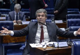 Lindbergh admite que PT poderá não ter Lula em eleição