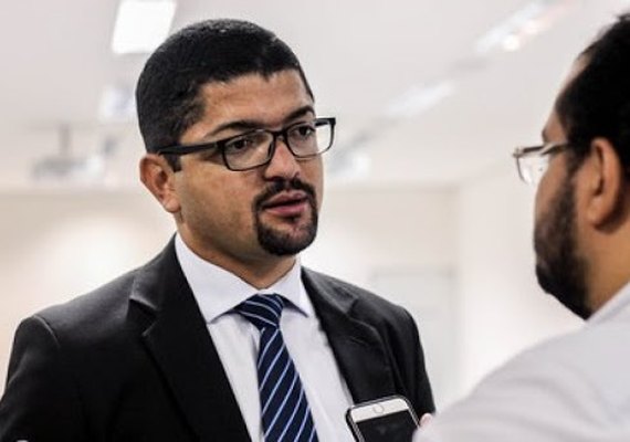 Servidor público e aposentados vão começar a pagar 14% do AL Previdência