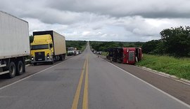 Acidente deixa dois mortos e seis feridos na BR-423