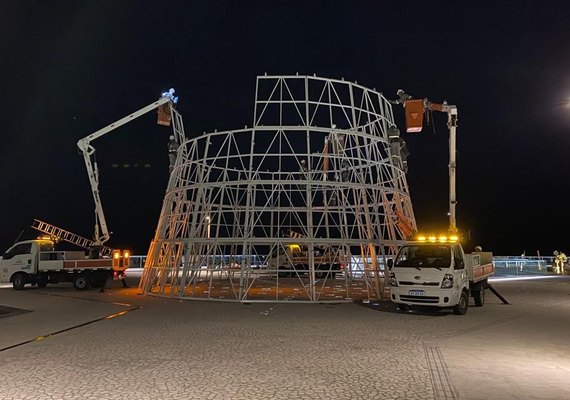 PGE solicita suspensão da instalação da árvore de natal no Marco dos Corais