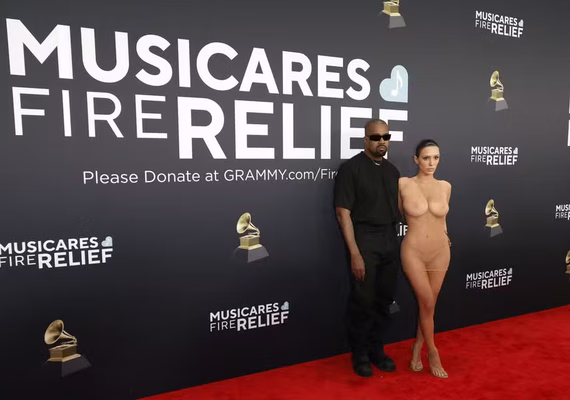 Quem é Bianca Censori, mulher de Kanye West que apareceu nua no Grammy 2025