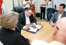 Programa Escola 10 vira Lei e é transformado em política pública de Estado