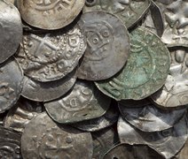 Maior tesouro de moedas de prata da era viking é encontrado na Finlândia
