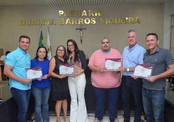 Professores de matemática são homenageados com honra ao mérito