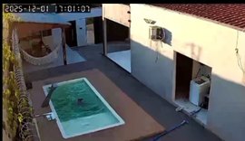Pai evita tragédia ao resgatar filhos de afogamento em piscina em Arapiraca