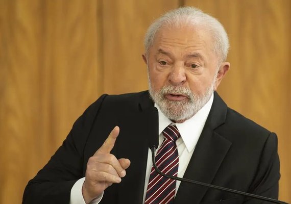 Presidente Lula destina R$ 15,8 bilhões para estados e municípios