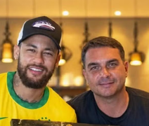 Flávio Bolsonaro e pai de Neymar pressionaram ex-banqueiro
