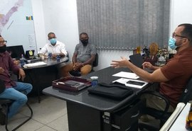 SMTT recebe reivindicações de taxistas em reunião com representantes da classe