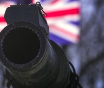 Crise política e orçamento militar desafiam apoio britânico à Ucrânial