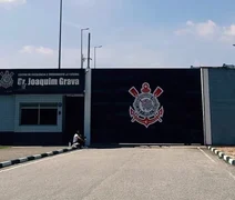 Torcedores organizados do Corinthians cobram elenco no CT do clube