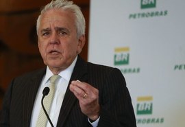 Presidente da Petrobras diz que empresa não fará demissões em massa