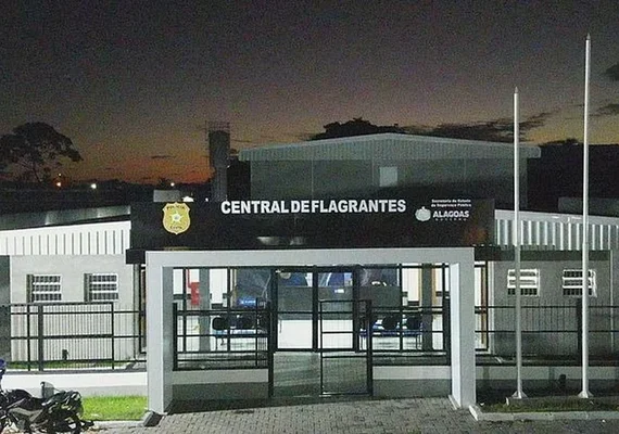 Suspeito de tentativa de estupro é espancado por populares e preso em flagrante em Maceió