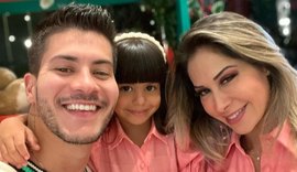 ''De pobre'': filha de Maira Cardi e Arthur Aguiar debocha de celular de cozinheiro