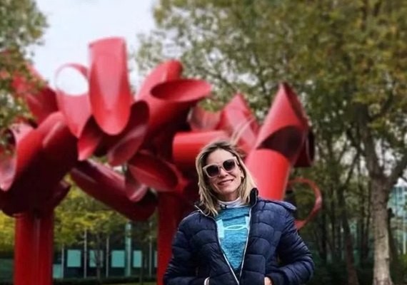 Brasileira acusada de posse de drogas no Camboja aguarda sentença após julgamento