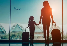 Saiba quando é necessária autorização para viagem de menores