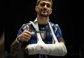 Arrascaeta passa por cirurgia no punho e vira desfalque no Flamengo