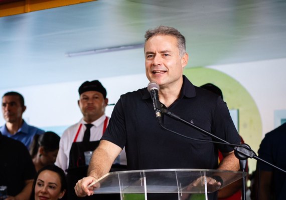 Programa de creches avança e pode gerar até 6 mil empregos, celebra Renan Filho