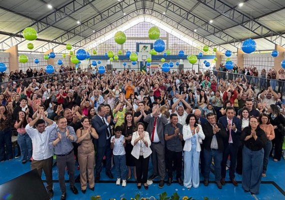 Prefeito Eduardo Bulhões anuncia Piso Nacional para professores