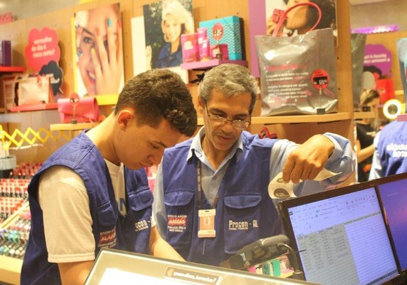 Procon Alagoas realiza fiscalização em mais de 160 lojas para o Dia das Mães