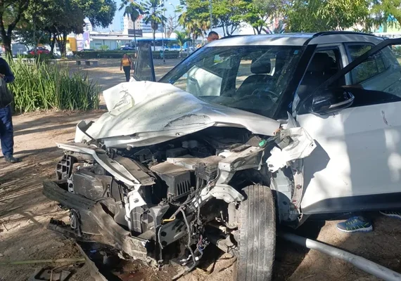 Motorista que invadiu Praça Centenário após causar acidentes tem liberdade concedida