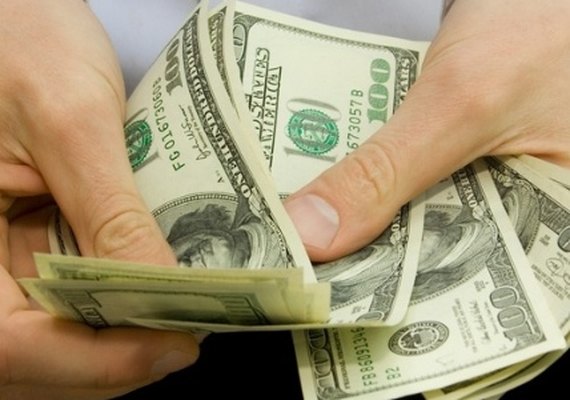 Com quarta baixa consecutiva, Dólar comercial é vendido a R$ 5,383