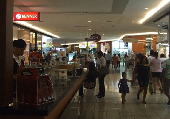 Shoppings funcionam em horário normal na Semana Santa