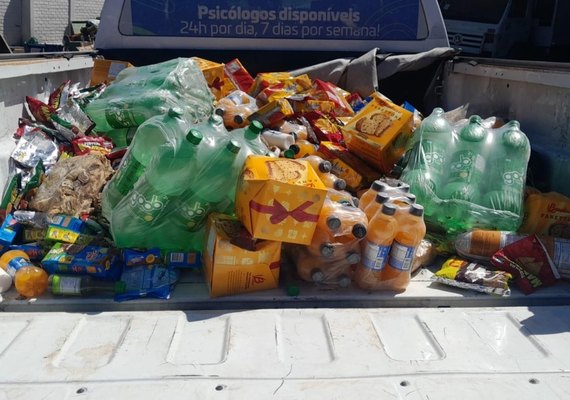 Visa apreende meia tonelada de alimentos impróprios em feira da Levada, em Maceió