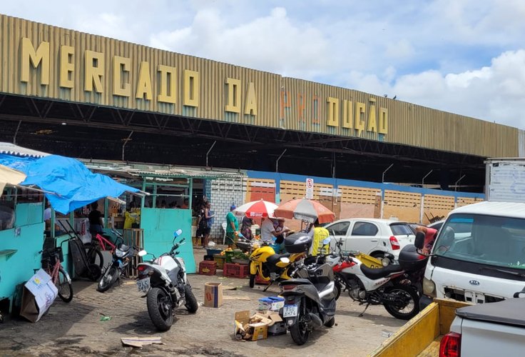 Pergunta de eleitor: 'E então, JHC topa convocar o povo para ver o novo Mercado da Produção?'