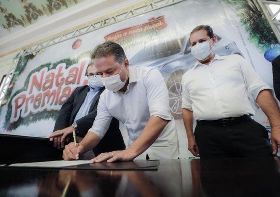 Governador assina pacote de decretos tributários que beneficiam o comércio